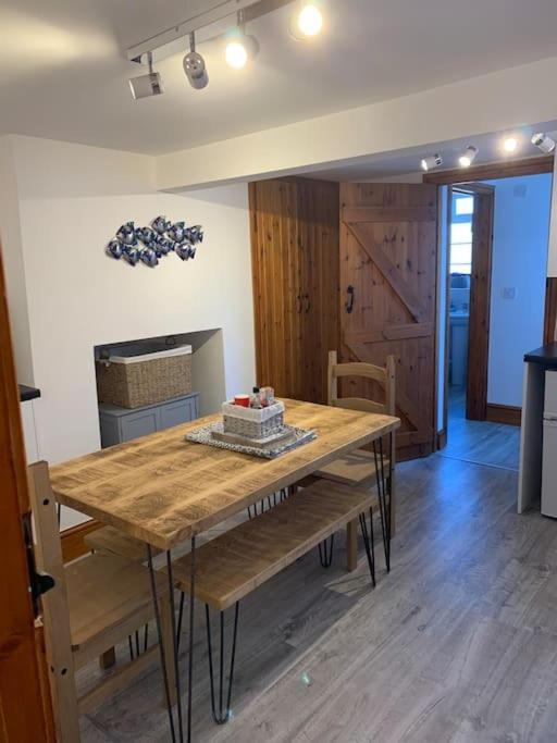 Quaint Beachside Cottage 채플 세인트 레오나즈 외부 사진